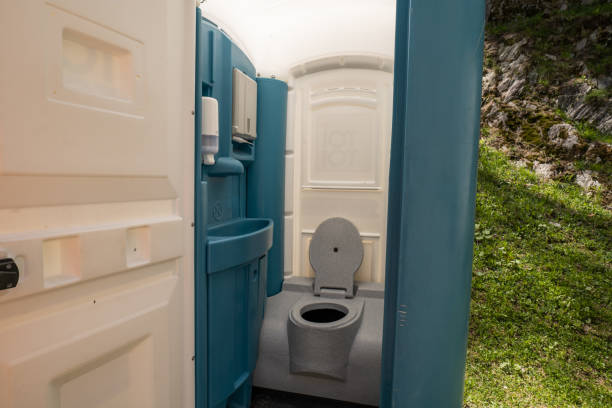 Best Portable restroom trailer rental  in Winthrop, MN